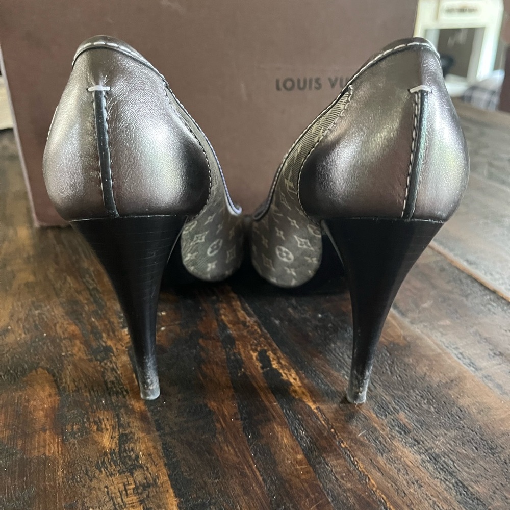 Louis Vuitton Gray and Black Heels with Monogram Design - Picture 8 of 12